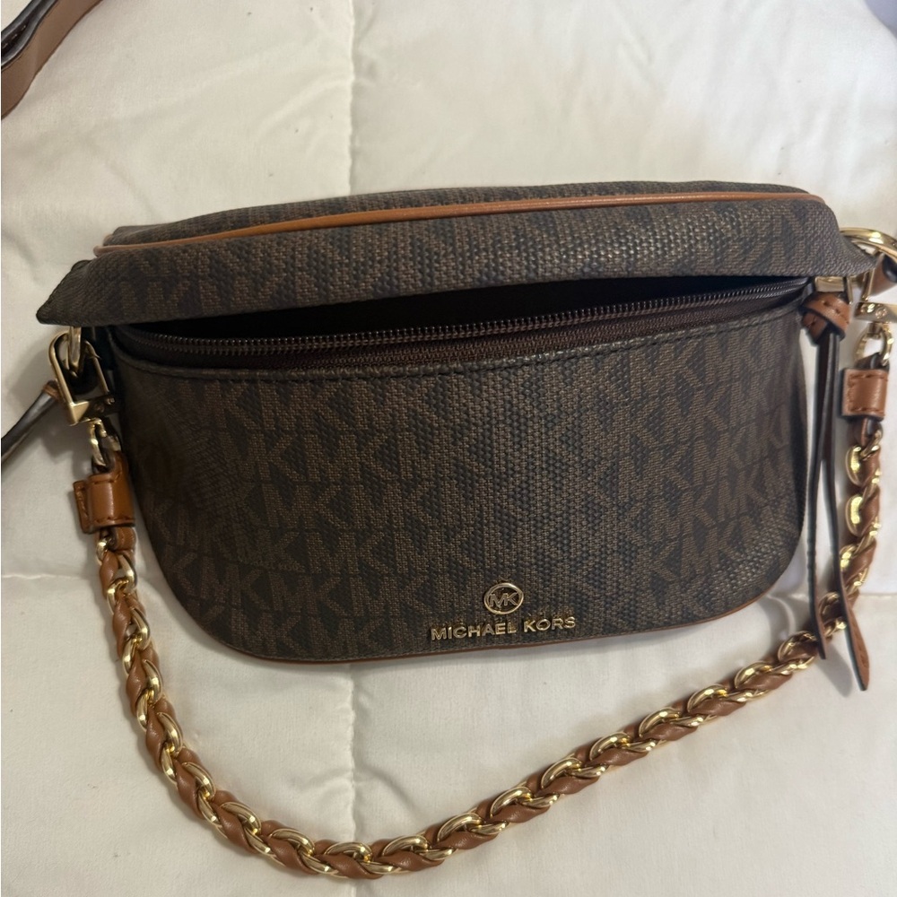 Michael kors xs sling